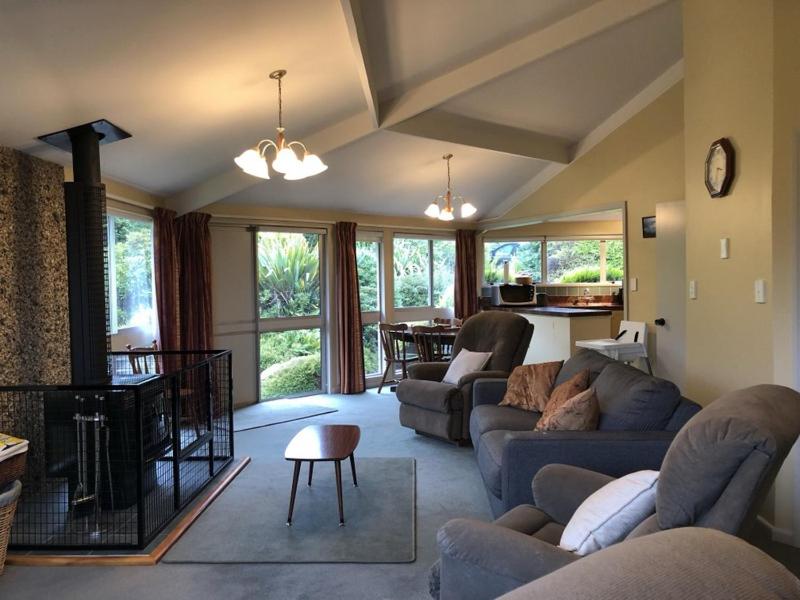 25 Chalet Crescent - Resim 4