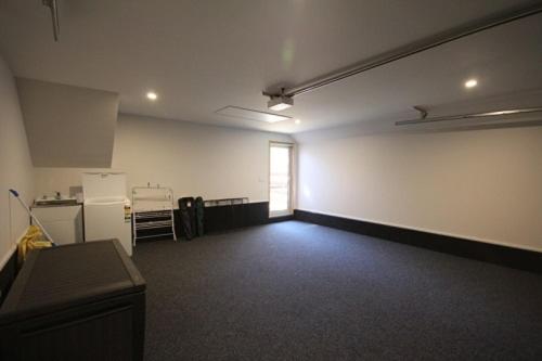 15 Hepburn Lane - Resim 18