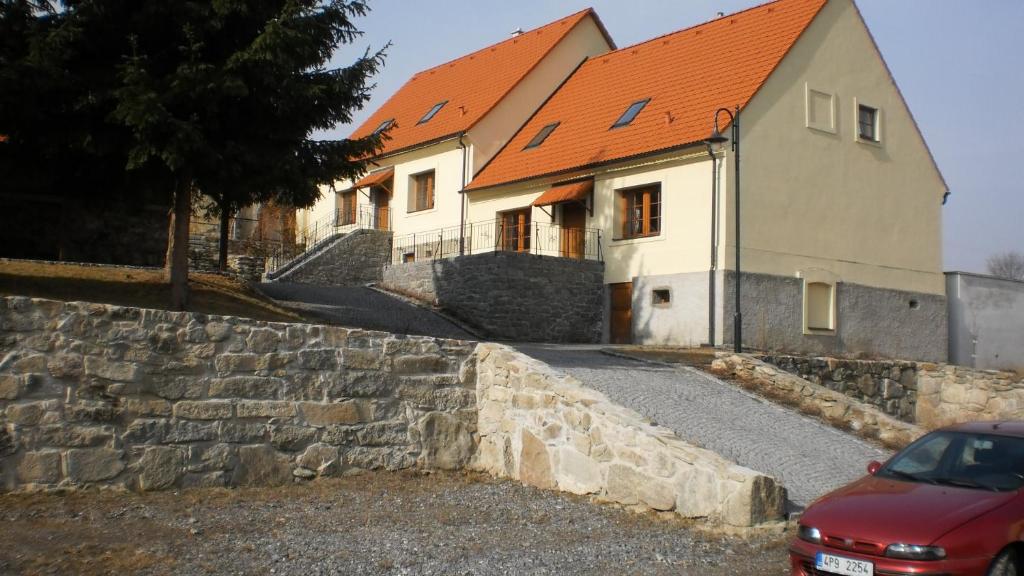 Budova, kde se prázdninový dům nachází