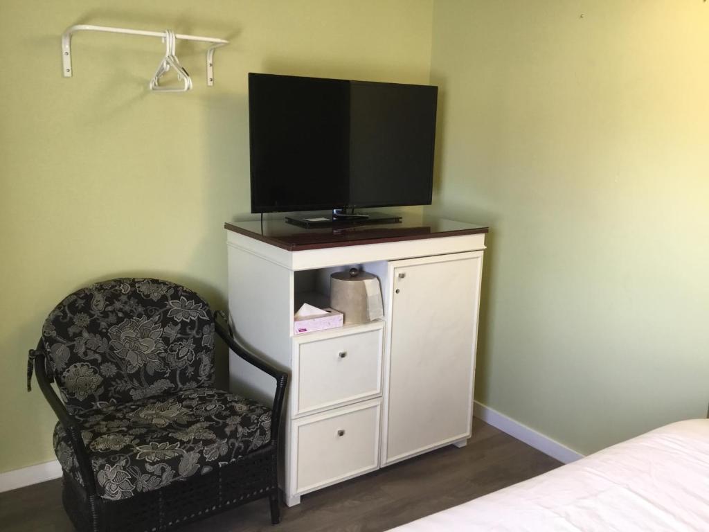 TV a/nebo společenská místnost v ubytování Ace Motel