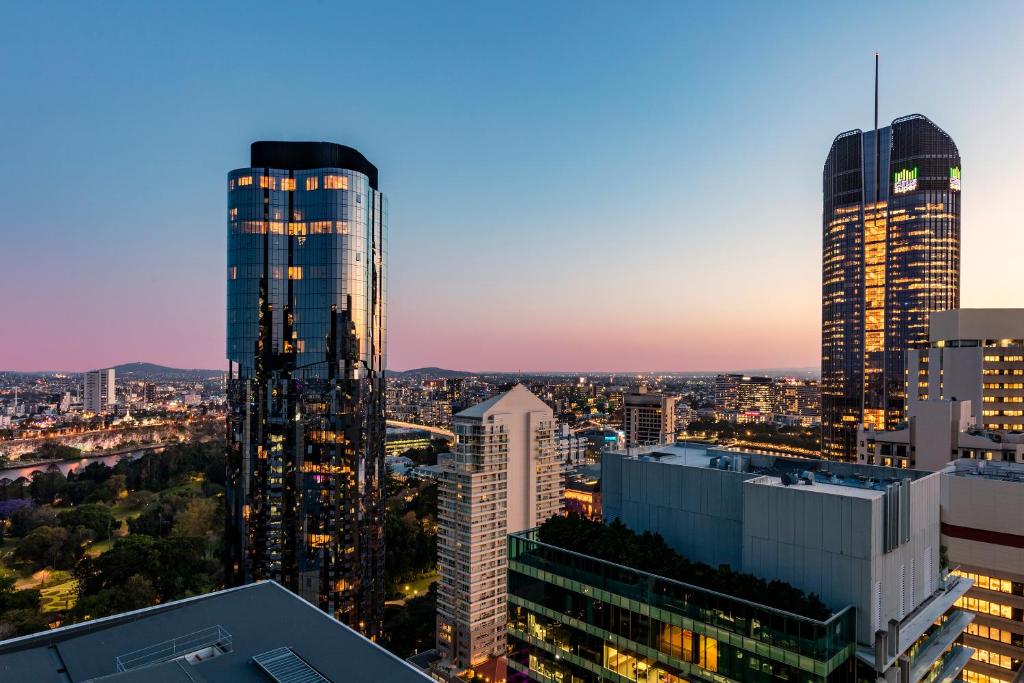 Oaks Brisbane River City Suites - Resim 39