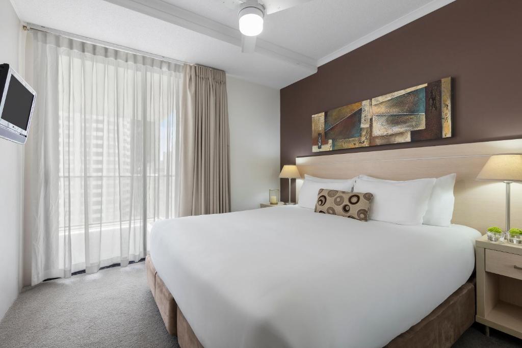 Oaks Brisbane River City Suites - Resim 31