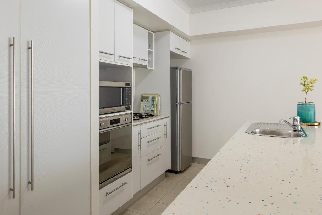 Oaks Brisbane River City Suites - Resim 28