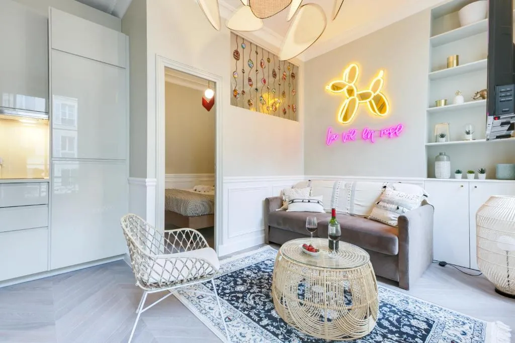 Cozy 1bd Home near Notre Dame by GuestReady, Paris, France