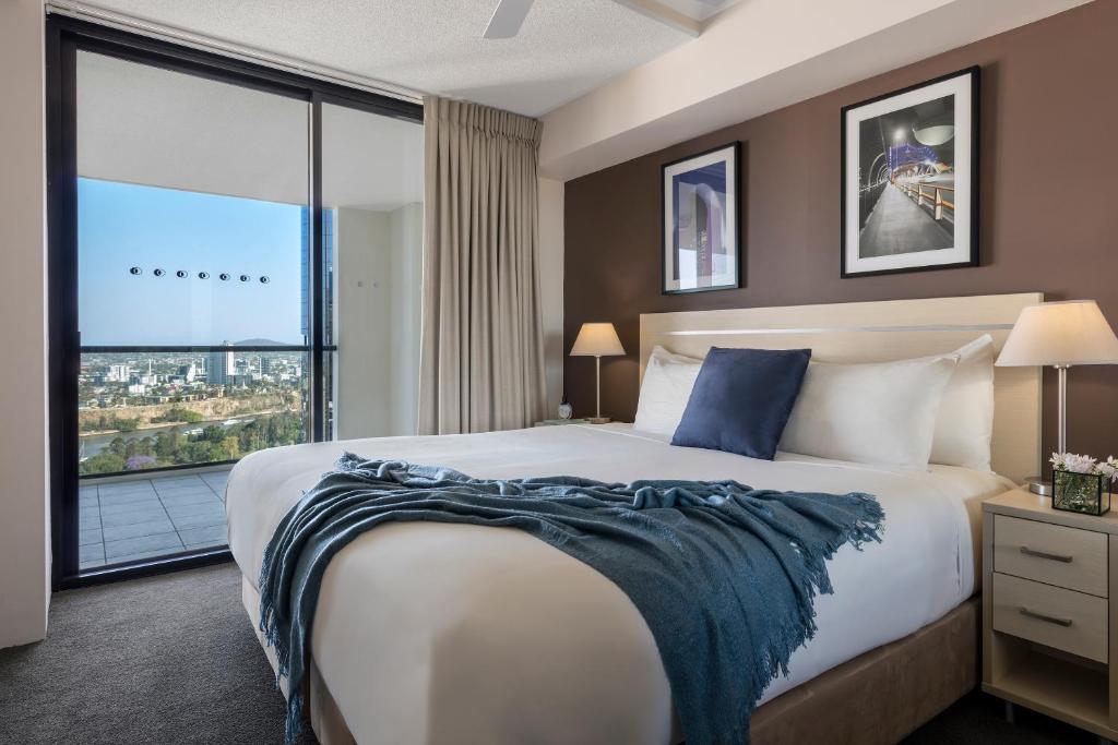 Oaks Brisbane River City Suites - Resim 8