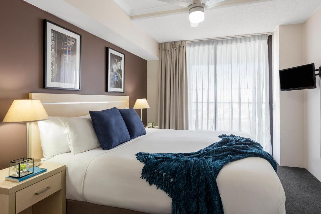 Oaks Brisbane River City Suites - Resim 12