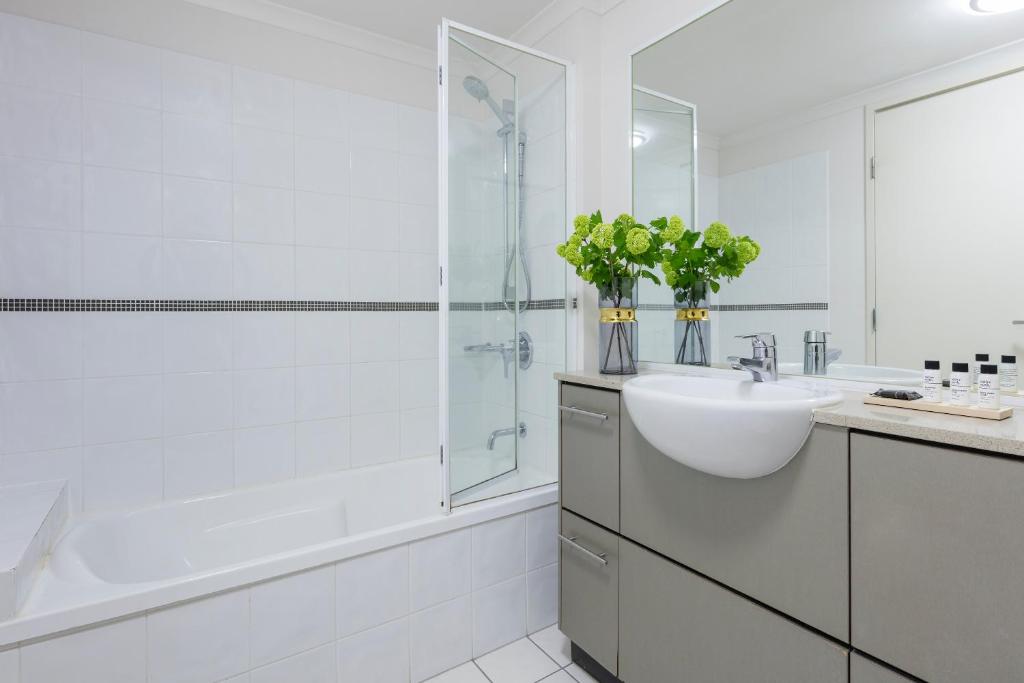 Oaks Brisbane River City Suites - Resim 11