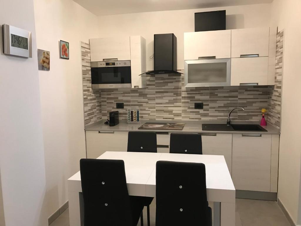 Kuchyň nebo kuchyňský kout v ubytování Ribes House