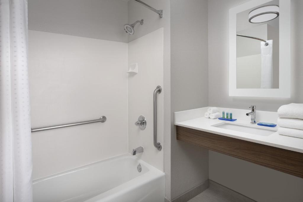 Holiday Inn Express San Antonio North Riverwalk Area, an IHG Hotel - Habitación Estándar King