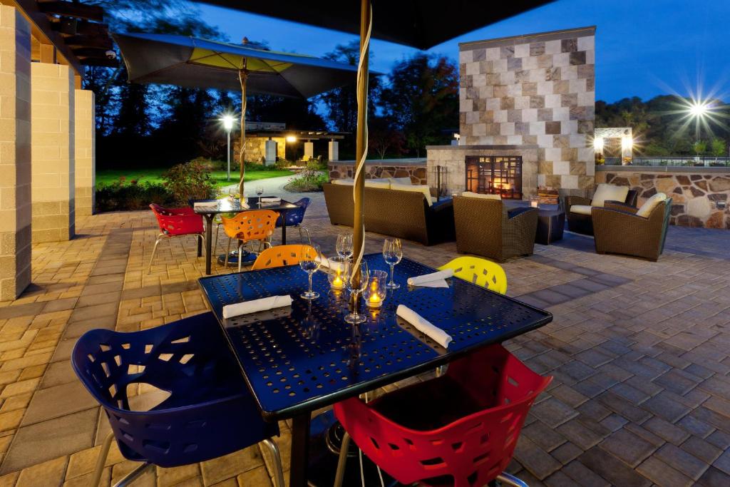 Restaurace v ubytování Hotel Indigo East End by IHG