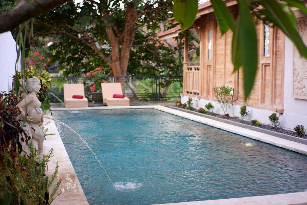 Homayoon Private Villa Ubud - 独特的Joglo和共享游泳池和每日下午茶