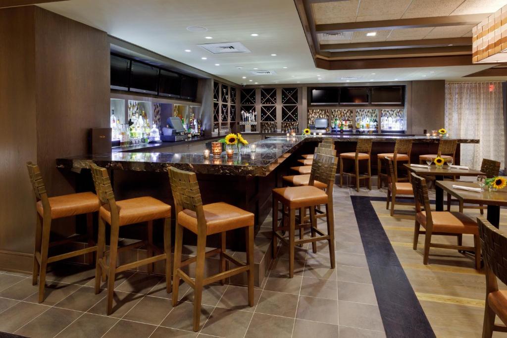 Restaurace v ubytování Hotel Indigo East End by IHG