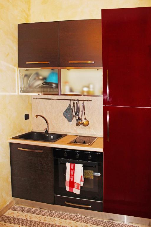 A kitchen or kitchenette at Le Sorelle