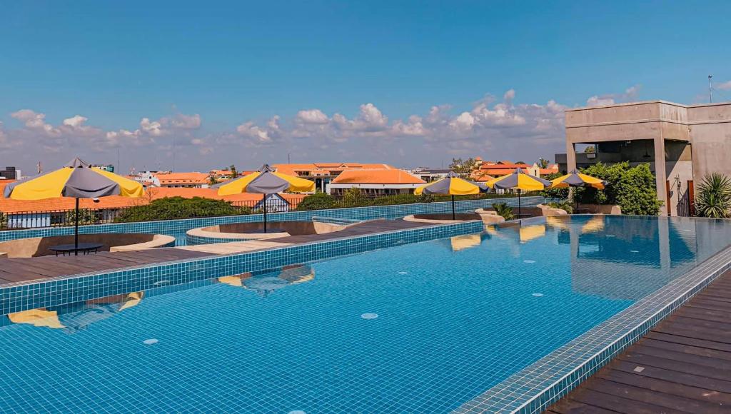 Bazén v ubytování The Twizt - Lifestyle Hostel & Hotel nebo v jeho okolí