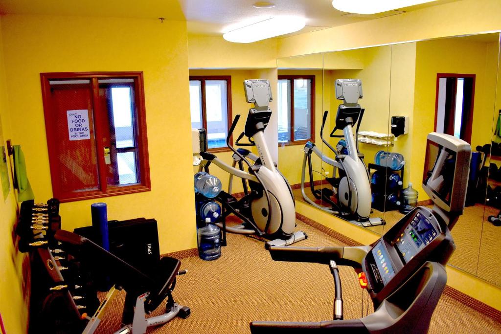 Fitness centrum a/nebo fitness zařízení v ubytování Holiday Inn Express Syracuse-Fairgrounds by IHG