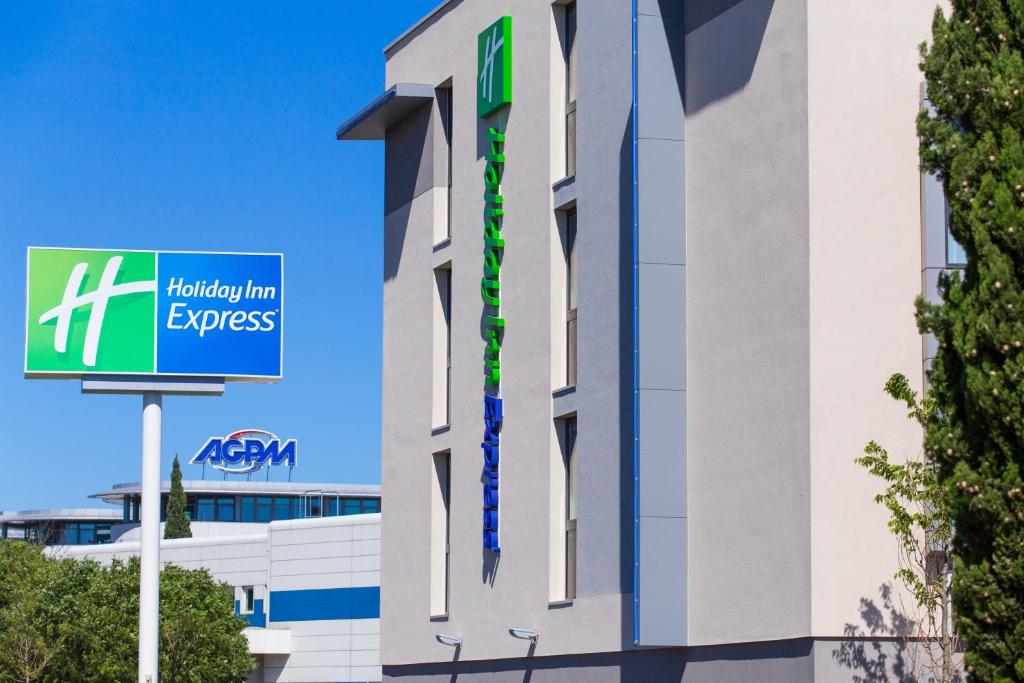 Majutusasutuses Holiday Inn Express Toulon - Est, an IHG Hotel olev sertifikaat, autasu, silt või muu dokument