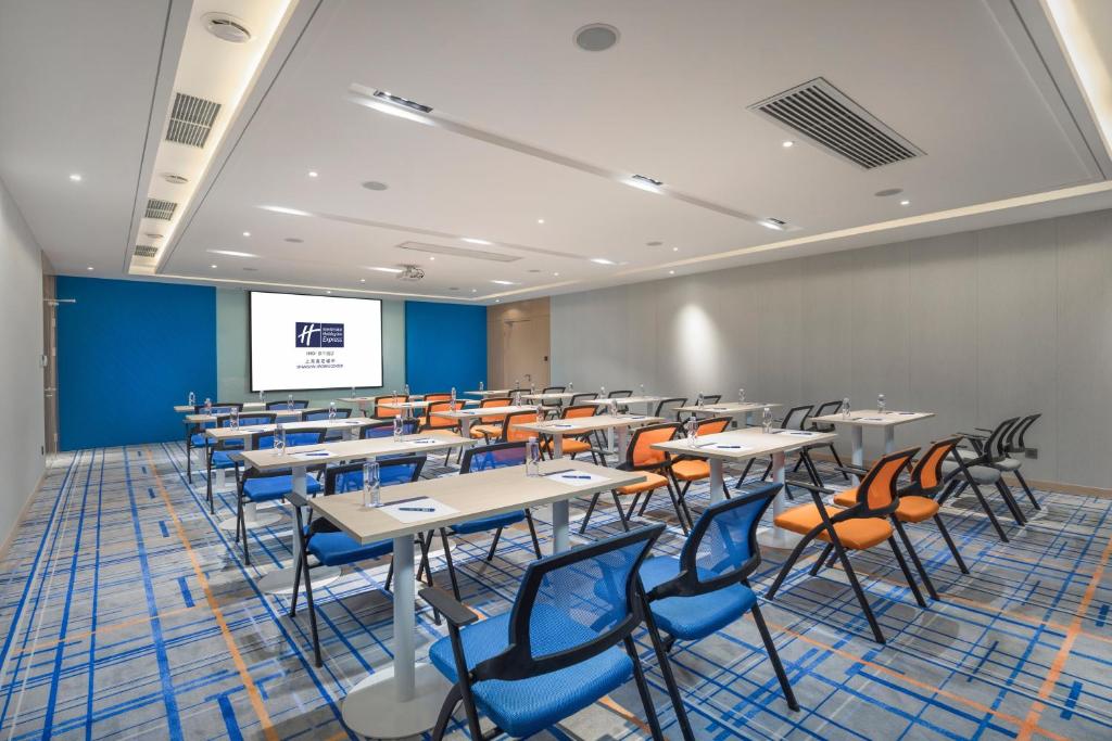Konferenční prostory v ubytování Holiday Inn Express Shanghai Jiading Center by IHG