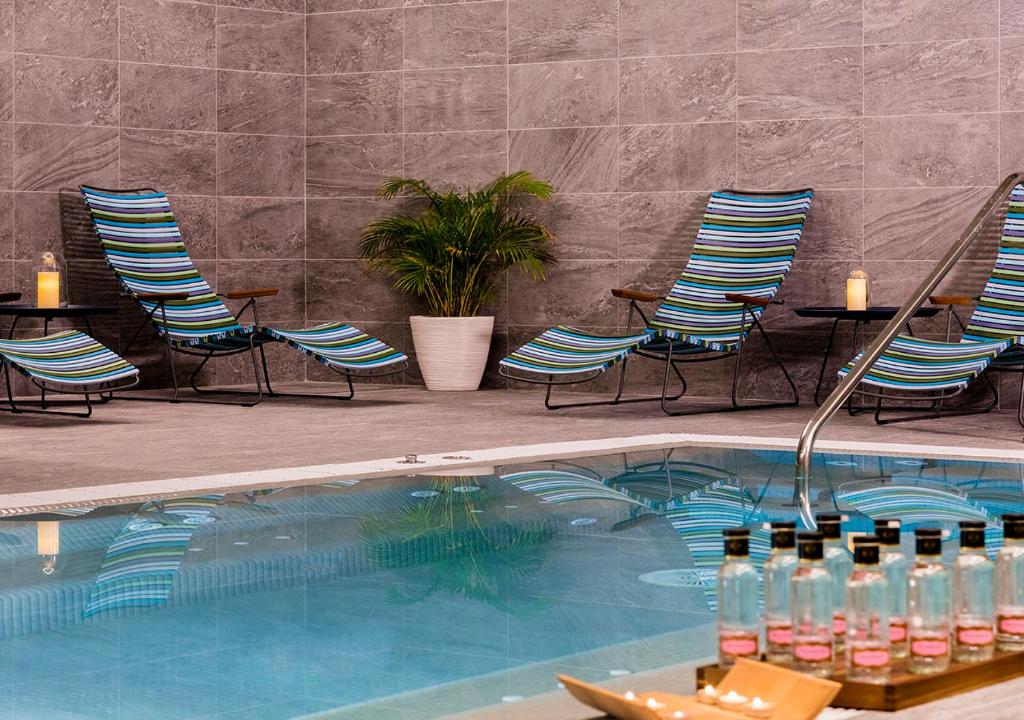 Bazén v ubytovaní Axel Hotel San Sebastián - Adults Only alebo v jeho blízkosti