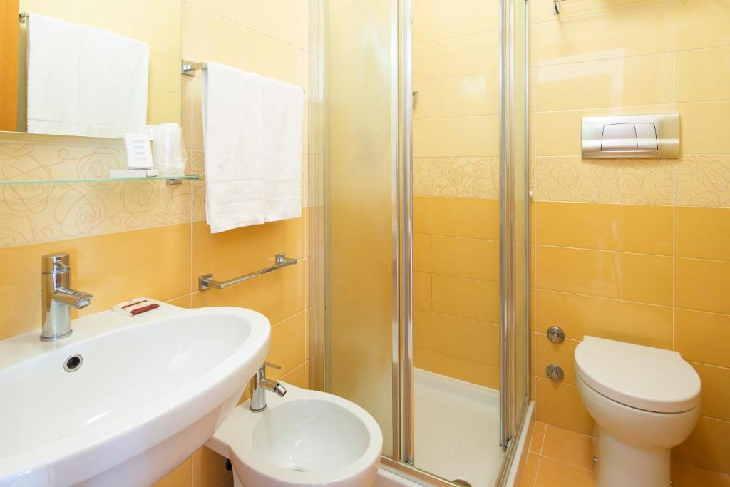 Koupelna v ubytování Hotel Columbus