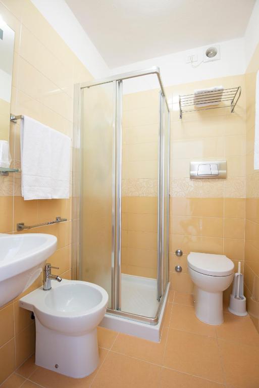 Koupelna v ubytování Hotel Columbus