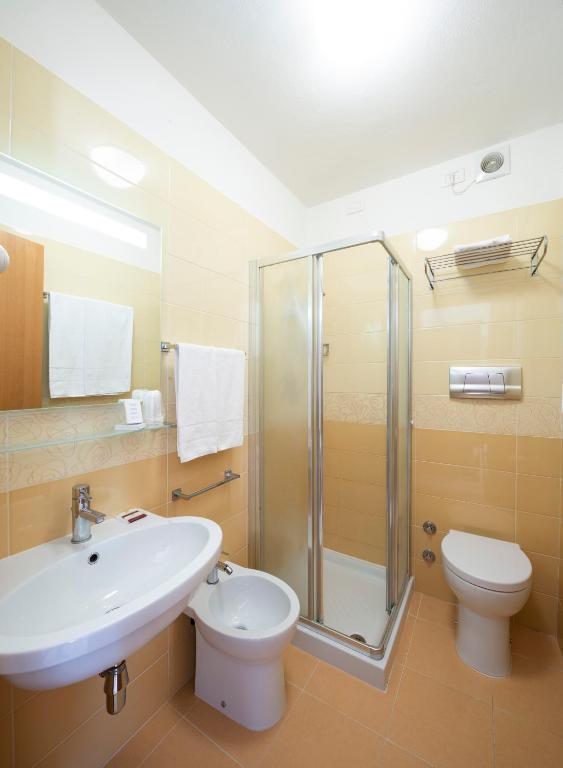 Koupelna v ubytování Hotel Columbus