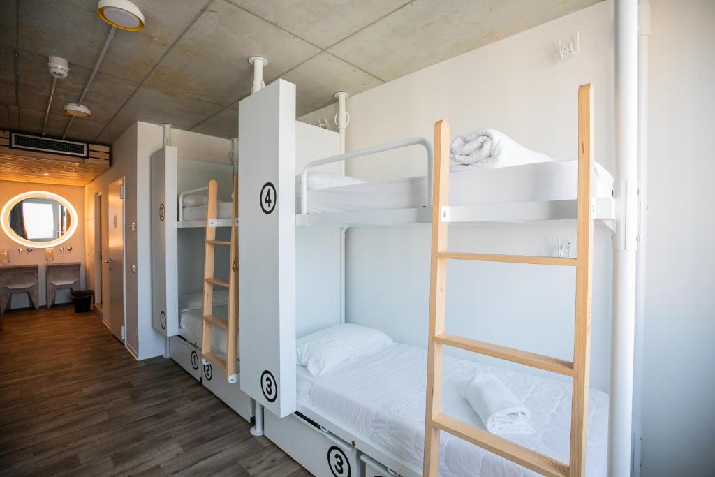 Postel nebo postele na pokoji v ubytování Anda Venice Hostel