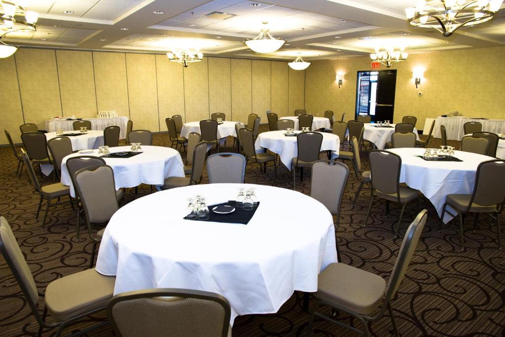 Konferenční prostory v ubytování Holiday Inn Hotel & Suites Red Deer by IHG