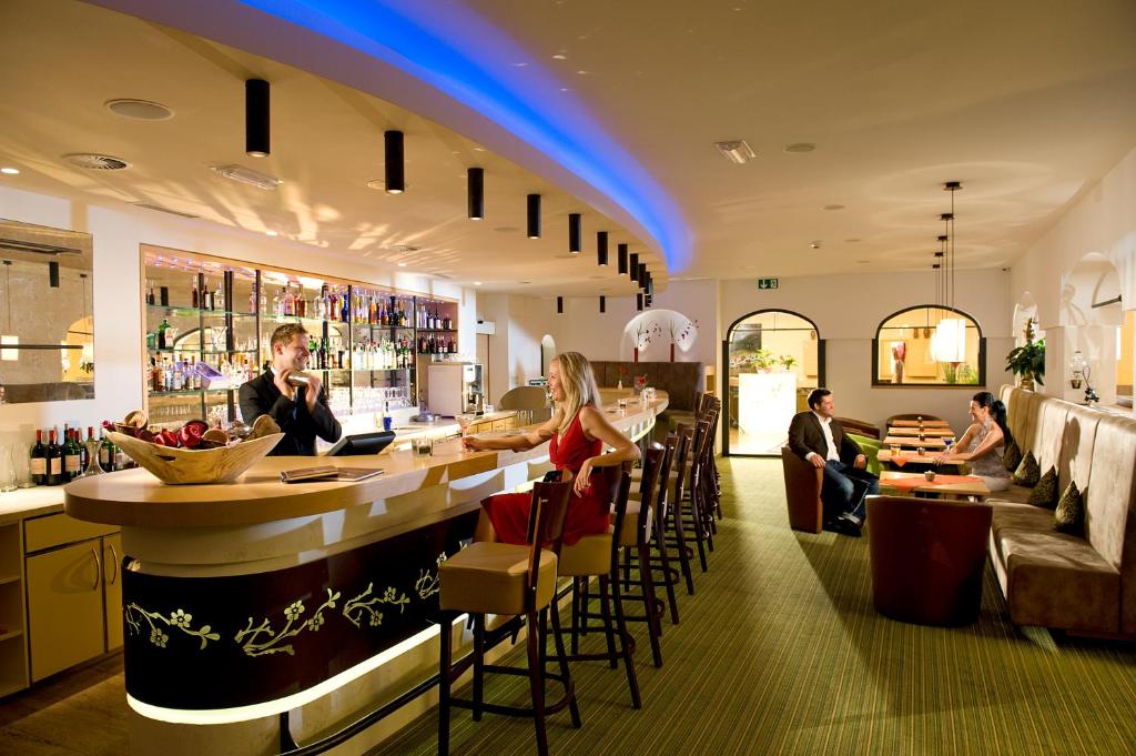 Nápoje v ubytovaní Hotel Leonhard
