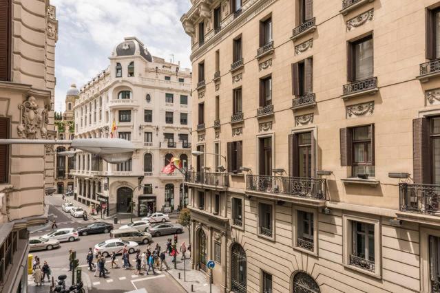 Nespecifikovaný výhled na destinaci Madrid nebo výhled na město při pohledu z apartmánu