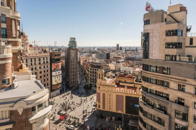 Nespecifikovaný výhled na destinaci Madrid nebo výhled na město při pohledu z apartmánu