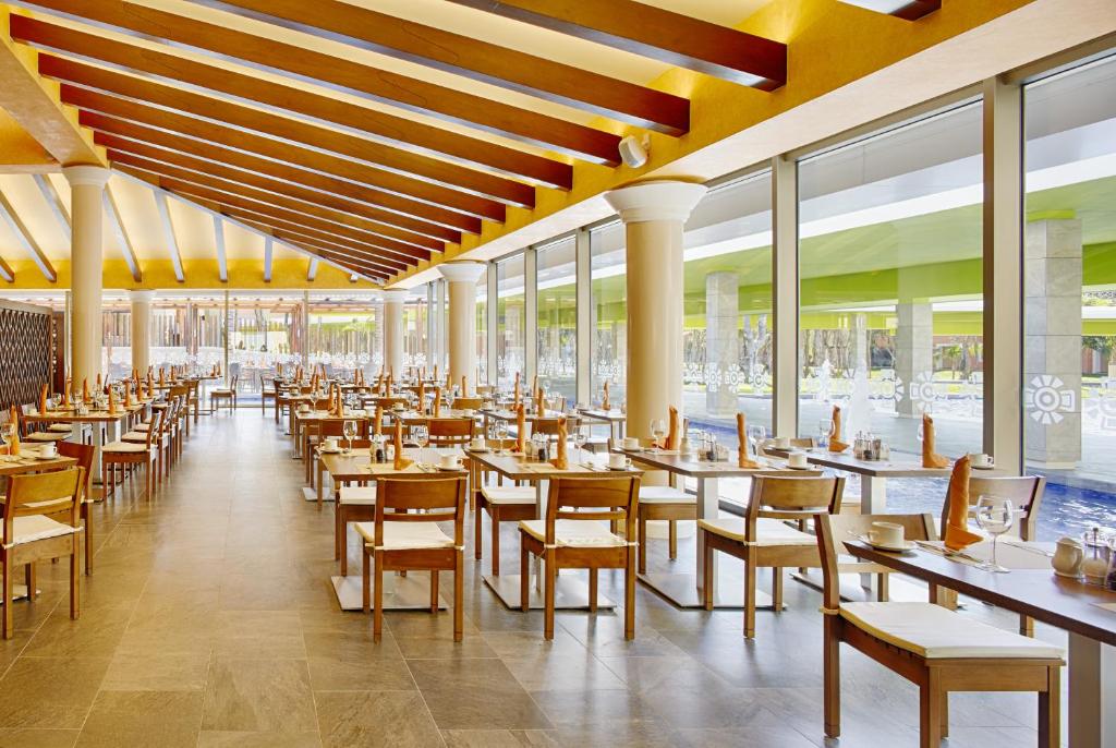Restaurace v ubytování Barceló Maya Beach - All Inclusive