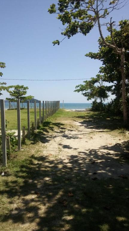  casa na praia de ubatumirim