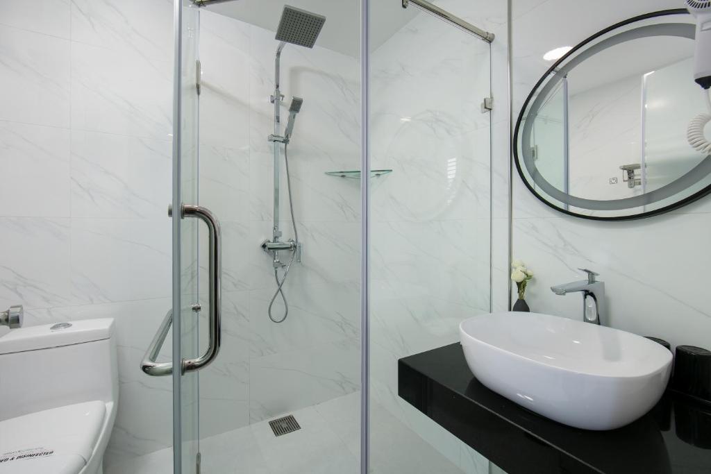 Hanoi Exclusive Hotel - Deluxe Quadruple Room