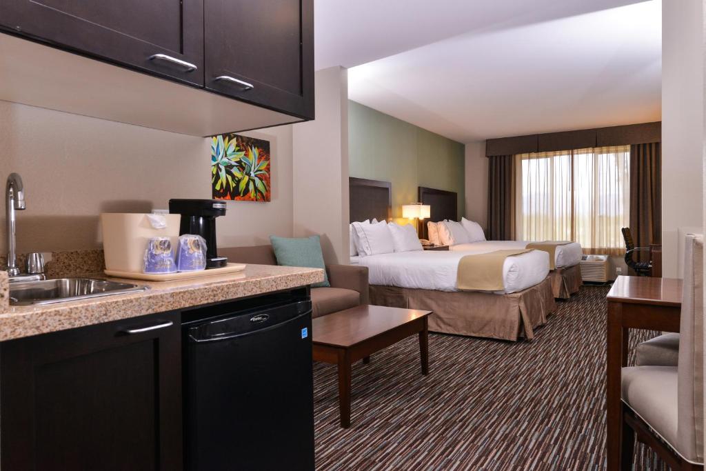 Posezení v ubytování Holiday Inn Express & Suites Indio - Coachella Valley by IHG