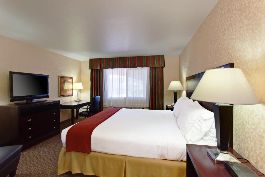 Holiday Inn Express Temecula, an IHG Hotel - Standard King Room