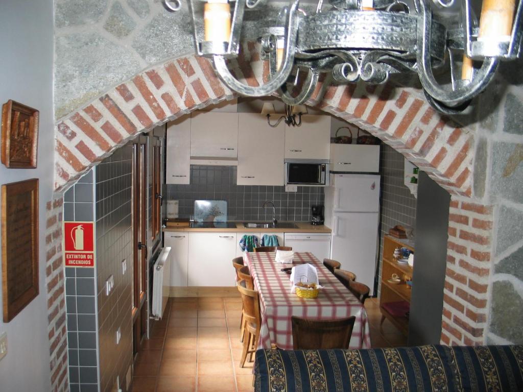 Kuchyň nebo kuchyňský kout v ubytování Casa Rural Duquesa De La Conquista de Ávila