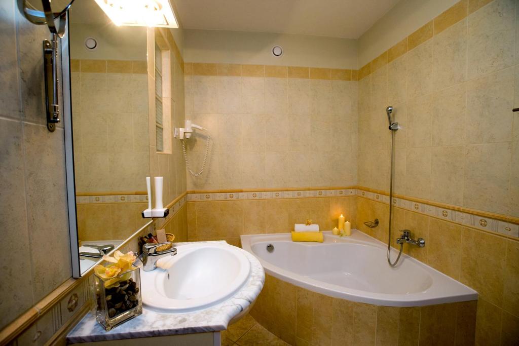 
Superior Suite - Attic
