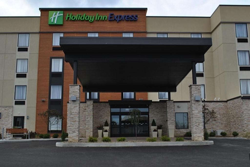 a hotel exterior with a houston inn express sign at Holiday Inn Express Salem, an IHG Hotel in Salem
