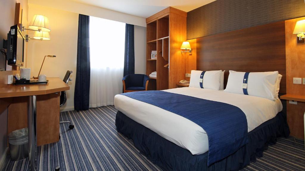Postel nebo postele na pokoji v ubytování Holiday Inn Express Nuneaton by IHG