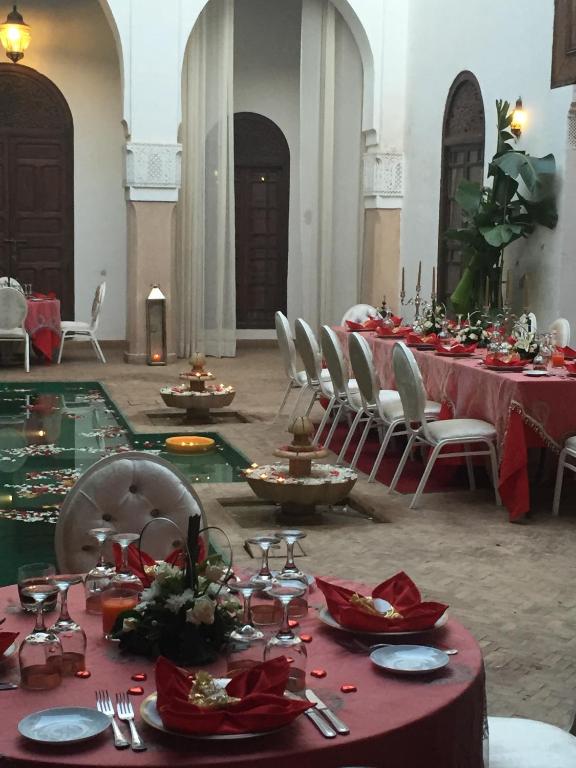 Nápoje v ubytování Riad Shama Suites & Spa