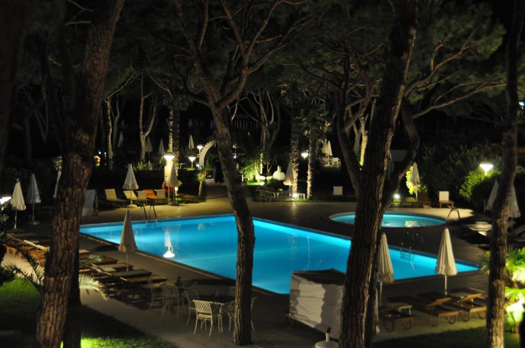 Bazén v ubytování Park Hotel Maracaibo nebo v jeho okolí