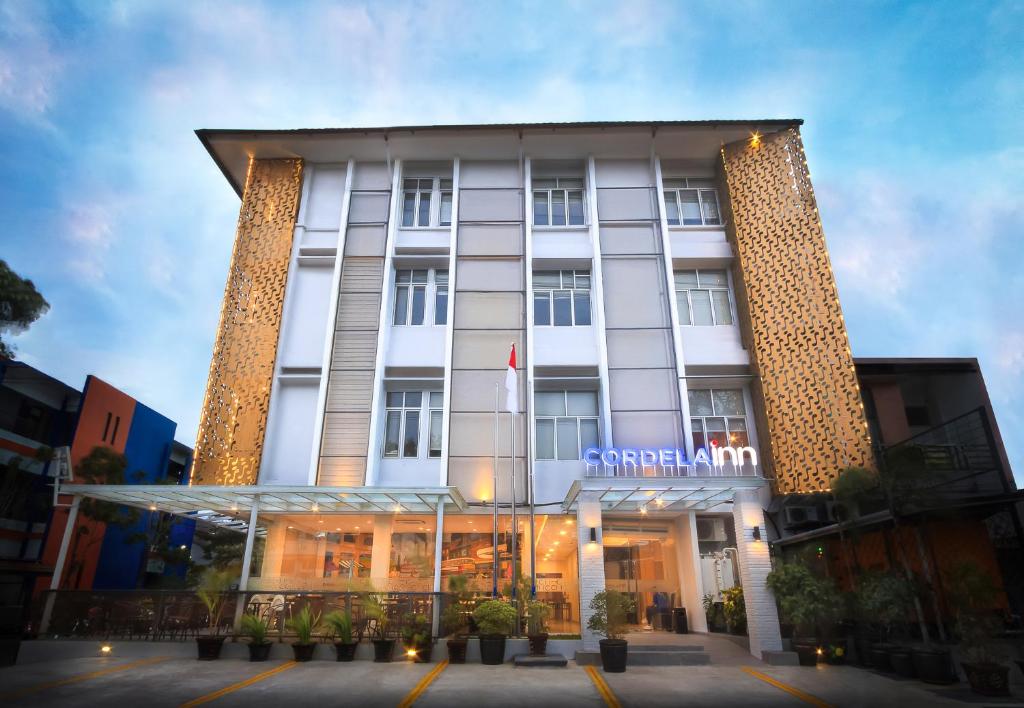 uma representação do hotel da embaixada em Singapura em Cordela Inn Bengkulu em Bengkulu