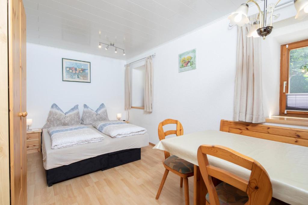 Postel nebo postele na pokoji v ubytování Ferienwohnung Lechner