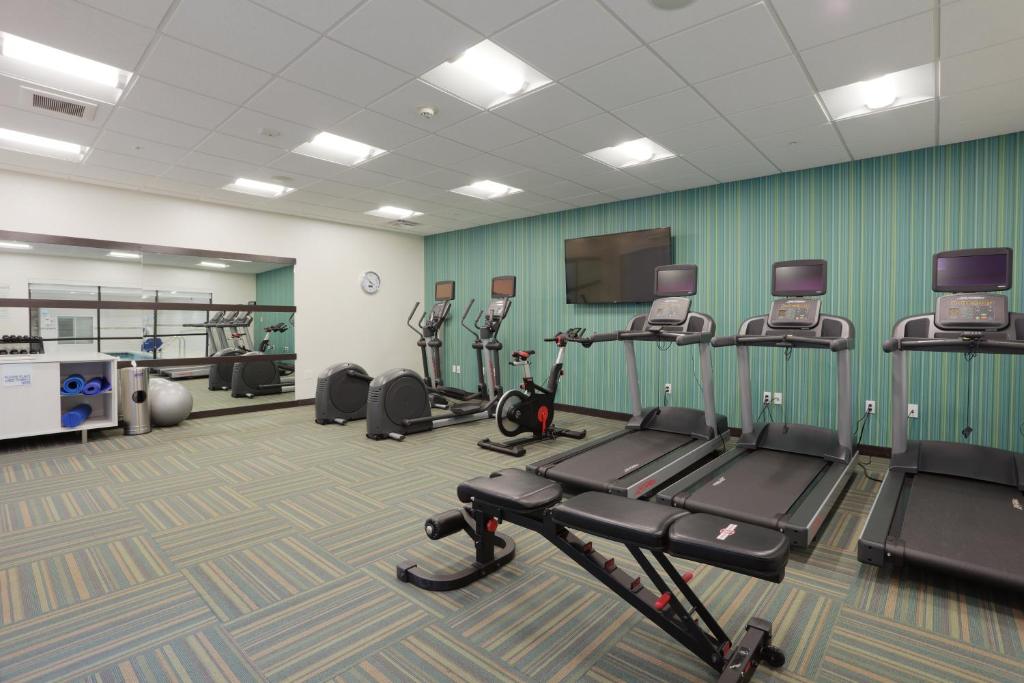 Fitness centrum a/nebo fitness zařízení v ubytování Holiday Inn Express Oneonta by IHG
