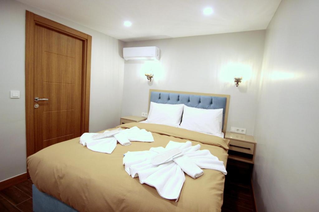 Hira Hotel - Deluxe Double Room