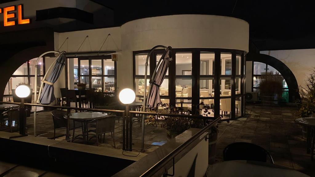 Restoran või mõni muu söögikoht majutusasutuses Skycity Hotel Atrigon