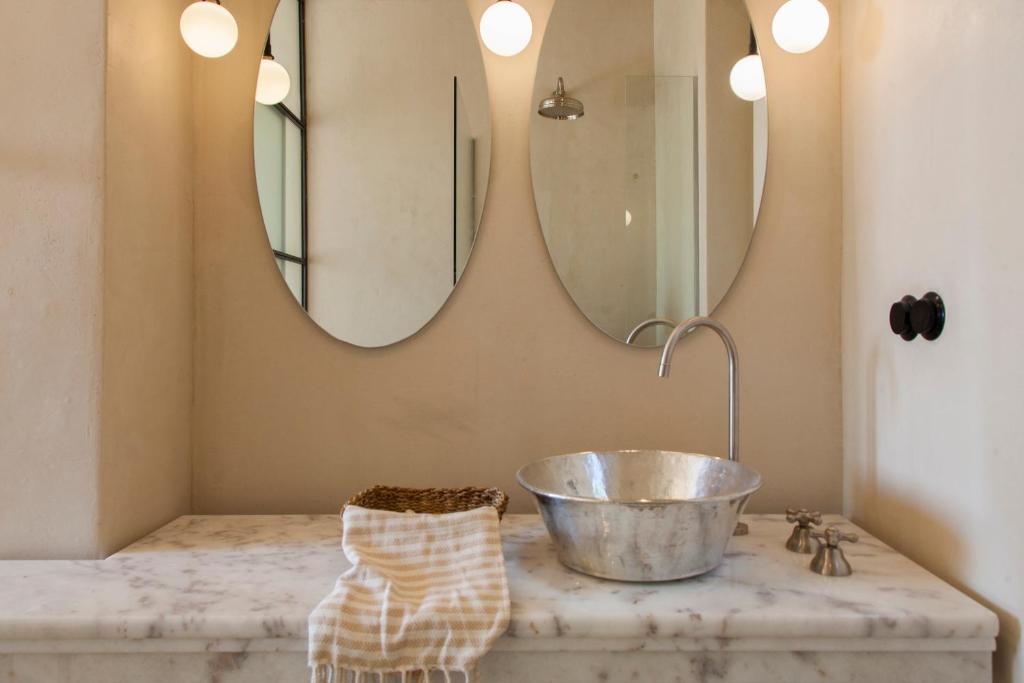 Kúpeľňa v ubytovaní Luxury Villa in Agios Nikitas