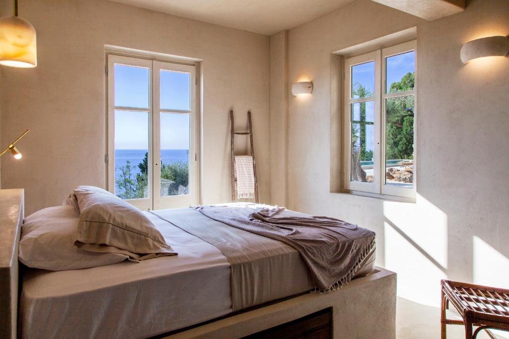 Posteľ alebo postele v izbe v ubytovaní Luxury Villa in Agios Nikitas