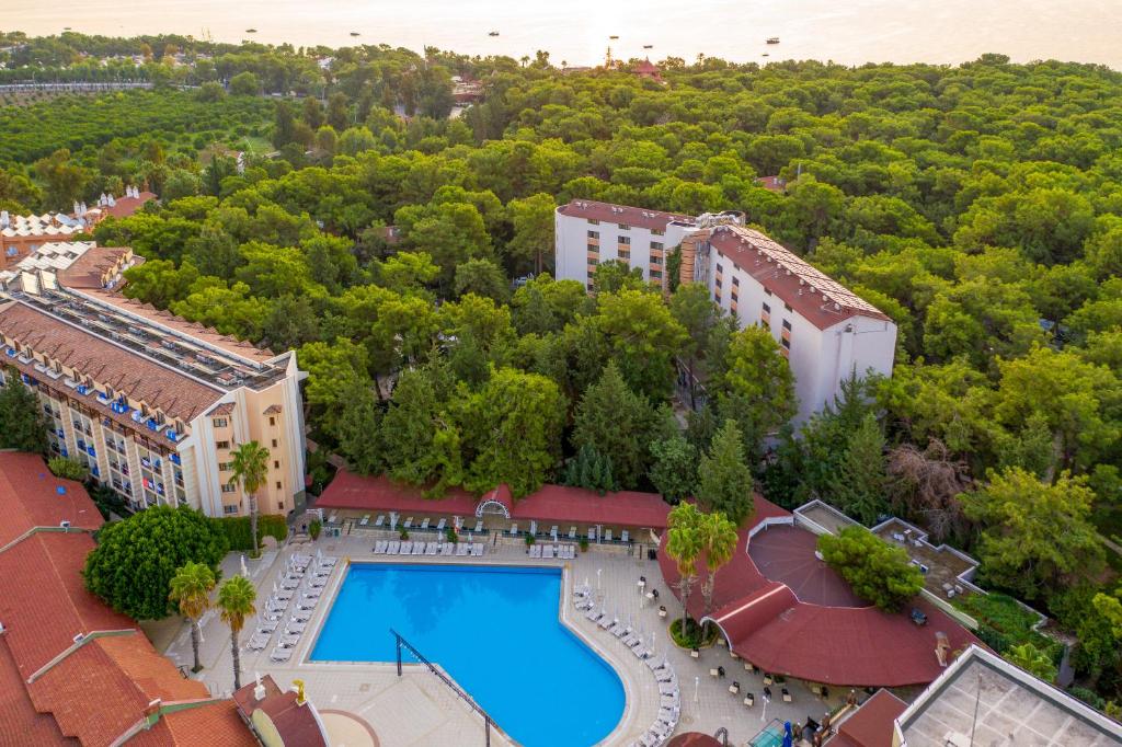 The swimming pool at or close to Armas Kaplan Paradise