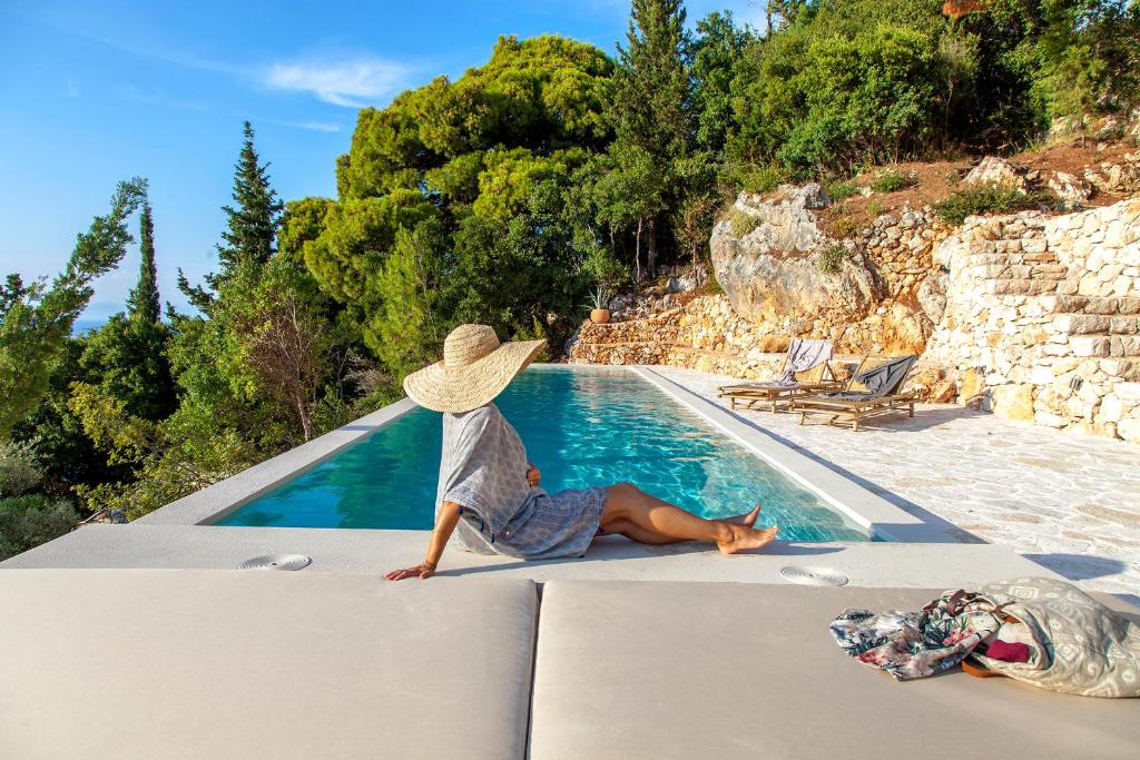 Bazén v ubytovaní Luxury Villa in Agios Nikitas alebo v jeho blízkosti